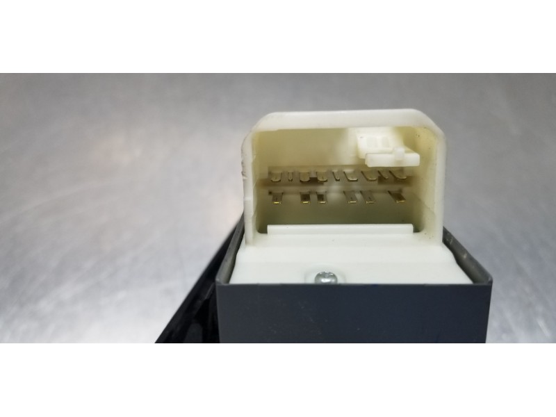 Recambio de mando elevalunas delantero izquierdo para toyota rav 4 advance referencia OEM IAM 8482042210  