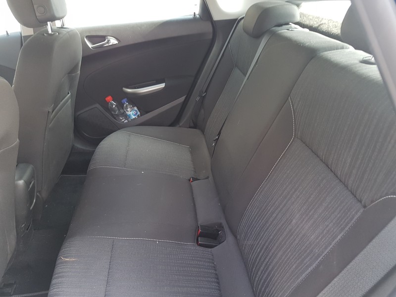 opel astra j lim. del año 2010