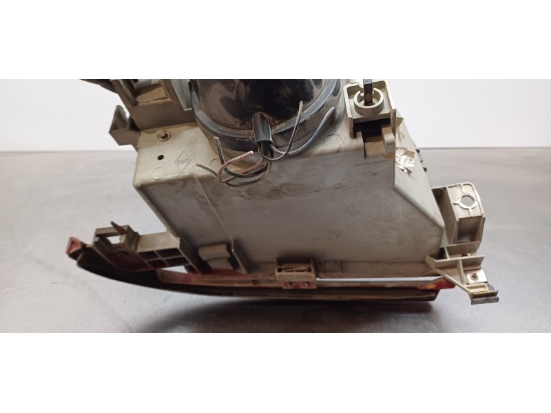 Recambio de faro izquierdo para renault clio i phase iii 1.8 rsi referencia OEM IAM 7701042150  