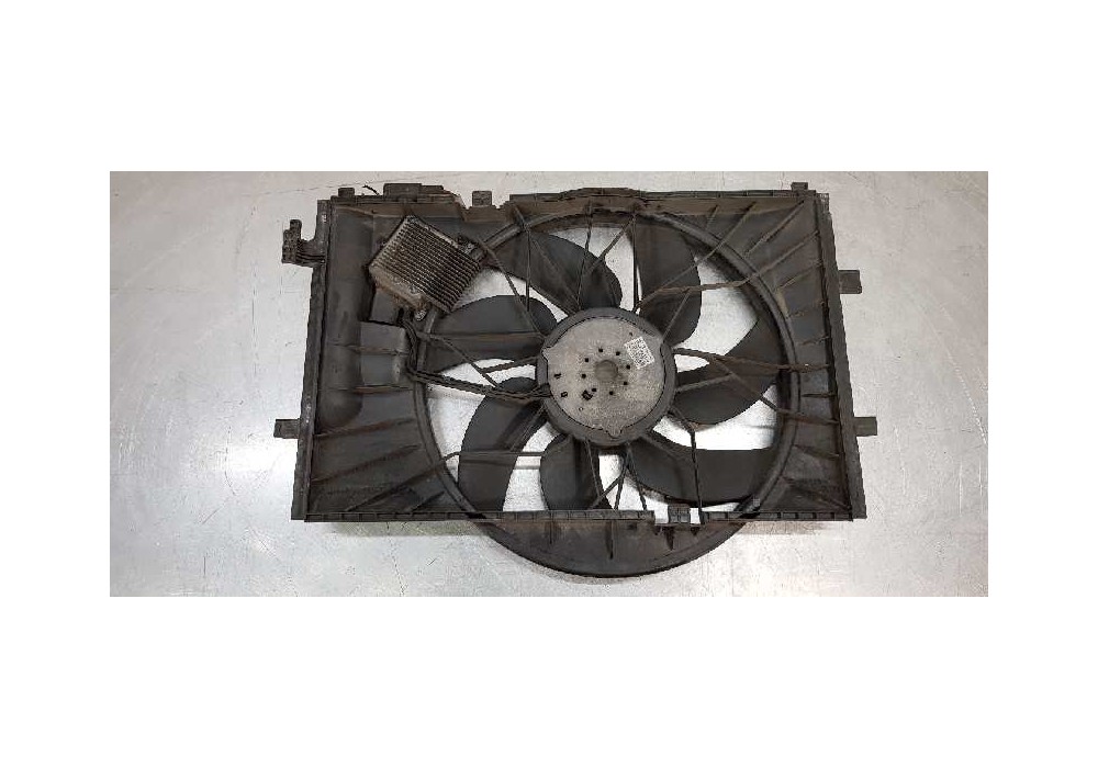 Recambio de electroventilador para mercedes clase c (w203) berlina 200 compressor (203.042) referencia OEM IAM A2035000193  