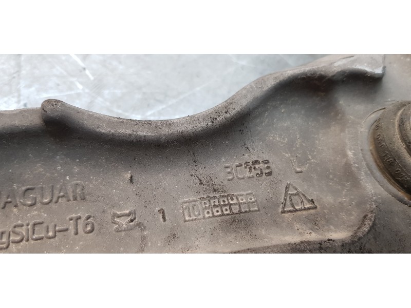 Recambio de brazo suspension inferior delantero izquierdo para jaguar xf 2.2 diesel luxury referencia OEM IAM 3C256  