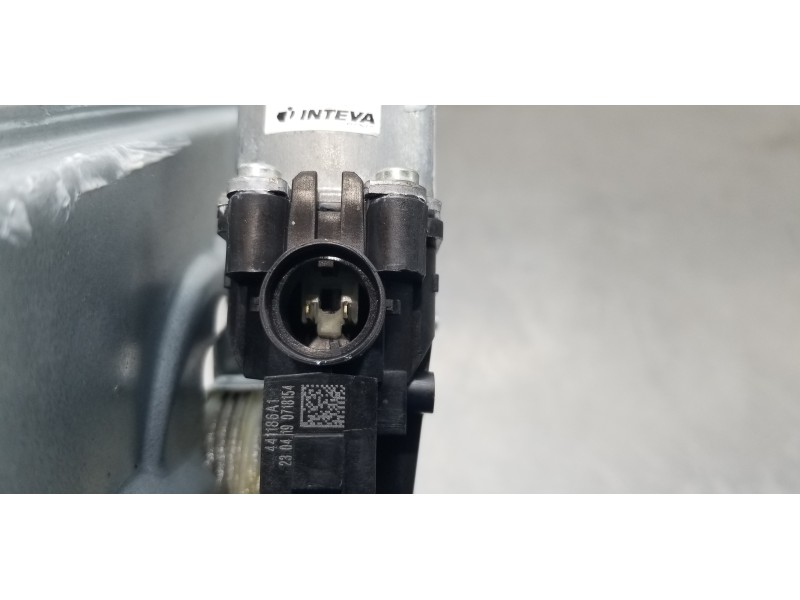 Recambio de elevalunas trasero derecho para hyundai tucson tecno sky referencia OEM IAM 83404N7000 83460N7000 