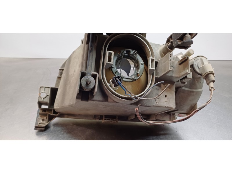 Recambio de faro derecho para renault clio i phase iii 1.8 rsi referencia OEM IAM 7701042148   Recambio de faro derecho para renault clio i phase iii 1.8 rsi referencia OEM IAM 7701042148