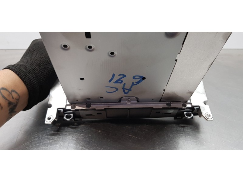 Recambio de sistema audio / radio cd para mercedes clase b (w245) 180 cdi (245.207) referencia OEM IAM A1699002000  