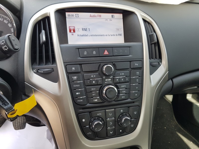 opel astra j lim. del año 2010