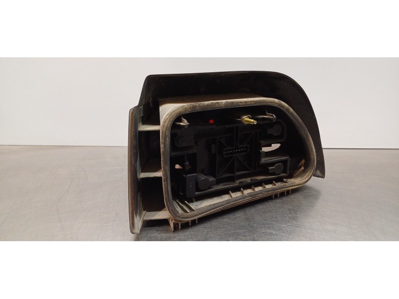 Recambio de piloto trasero derecho para renault clio i phase iii 1.8 rsi referencia OEM IAM 7701034742 7700827552  Recambio de piloto trasero derecho para renault clio i phase iii 1.8 rsi referencia OEM IAM 7701034742 7700827552