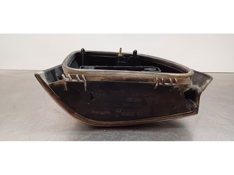 Recambio de piloto trasero derecho para renault clio i phase iii 1.8 rsi referencia OEM IAM 7701034742 7700827552  Recambio de piloto trasero derecho para renault clio i phase iii 1.8 rsi referencia OEM IAM 7701034742 7700827552