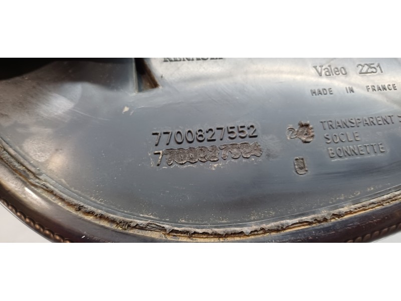 Recambio de piloto trasero derecho para renault clio i phase iii 1.8 rsi referencia OEM IAM 7701034742 7700827552  Recambio de piloto trasero derecho para renault clio i phase iii 1.8 rsi referencia OEM IAM 7701034742 7700827552