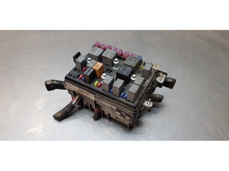 Recambio de caja reles / fusibles para kia cerato 1.6 lx berlina (4-ptas.) referencia OEM IAM 919552F112   Recambio de caja reles / fusibles para kia cerato 1.6 lx berlina (4-ptas.) referencia OEM IAM 919552F112