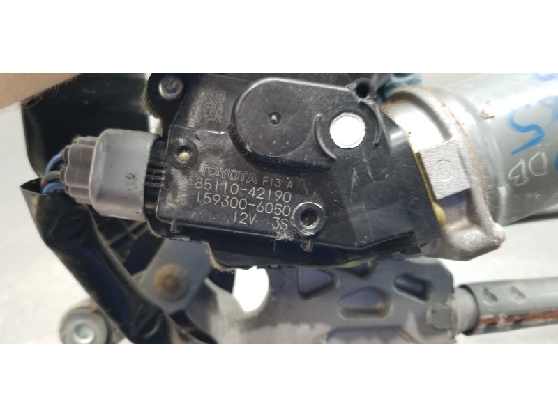 Recambio de motor limpia delantero para toyota rav 4 advance referencia OEM IAM 8511042190  