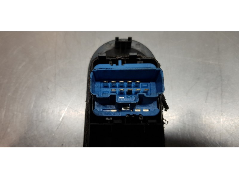 Recambio de mando elevalunas delantero izquierdo para renault megane ii berlina 5p dynamique referencia OEM IAM 156018090  
