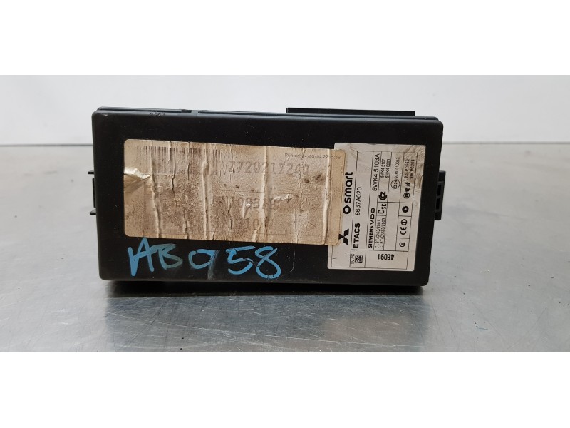 Recambio de caja reles / fusibles para mitsubishi colt berlina 5 (z) cleartec inform referencia OEM IAM 8637A020   Recambio de caja reles / fusibles para mitsubishi colt berlina 5 (z) cleartec inform referencia OEM IAM 8637A020