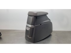 Recambio de apoyabrazos central para ssangyong rodius xdi referencia OEM IAM 7790021261LBH   2