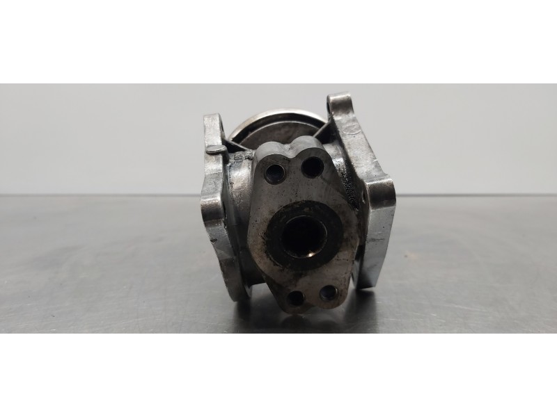 Recambio de valvula egr para dodge caliber s referencia OEM IAM 038129637D   Recambio de valvula egr para dodge caliber s referencia OEM IAM 038129637D