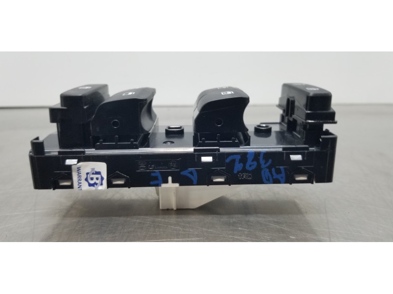 Recambio de mando elevalunas delantero izquierdo para hyundai tucson tecno sky referencia OEM IAM 93571N73004X  