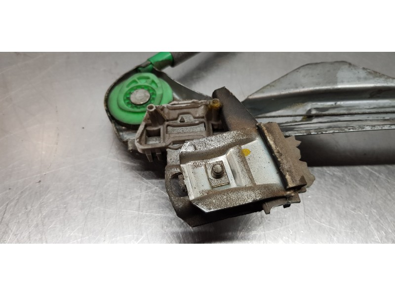 Recambio de elevalunas delantero izquierdo para ford focus berlina (cak) trend referencia OEM IAM 1331617 2M51A23201CD  Recambio de elevalunas delantero izquierdo para ford focus berlina (cak) trend referencia OEM IAM 1331617 2M51A23201CD