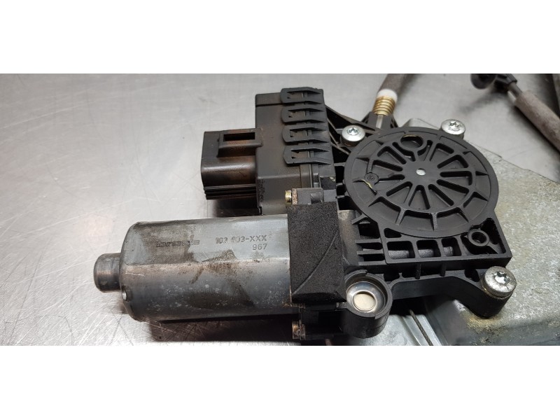 Recambio de elevalunas delantero izquierdo para ford focus berlina (cak) trend referencia OEM IAM 1331617 2M51A23201CD  Recambio de elevalunas delantero izquierdo para ford focus berlina (cak) trend referencia OEM IAM 1331617 2M51A23201CD