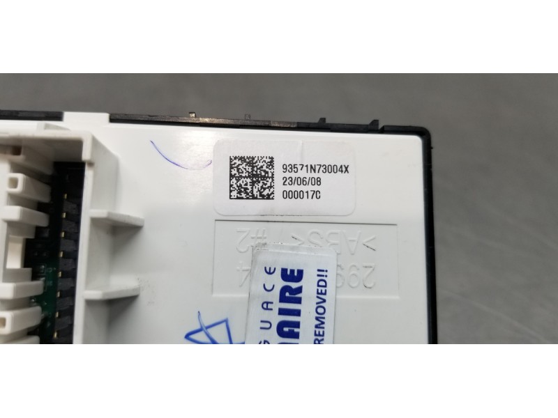 Recambio de mando elevalunas delantero izquierdo para hyundai tucson tecno sky referencia OEM IAM 93571N73004X  