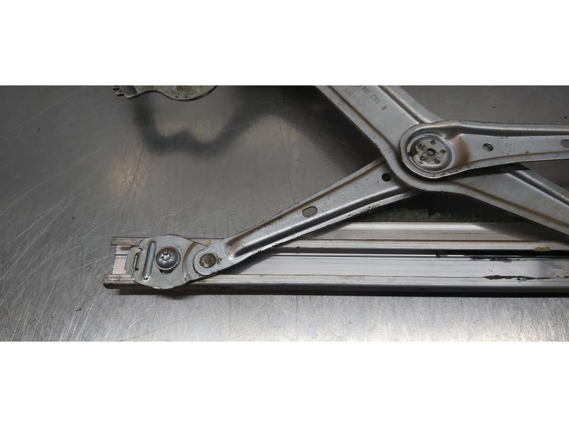 Recambio de elevalunas delantero derecho para mercedes clase m (w163) 270 cdi (163.113) referencia OEM IAM A1637201246 004PA1033