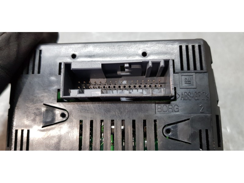 Recambio de pantalla multifuncion para opel vectra c berlina 1.9 cdti referencia OEM IAM 565412796  