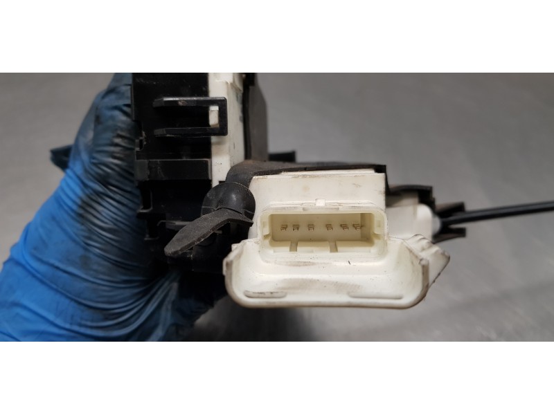 Recambio de cerradura puerta delantera derecha para citroen c4 coupe vts referencia OEM IAM 9136EV  