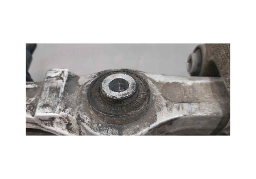 Recambio de brazo suspension inferior delantero derecho para volkswagen passat berlina (3b3) comfortline referencia OEM IAM 4B04 Recambio de brazo suspension inferior delantero derecho para volkswagen passat berlina (3b3) comfortline referencia OEM IAM 4B04