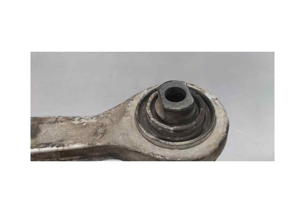 Recambio de brazo suspension inferior delantero derecho para volkswagen passat berlina (3b3) comfortline referencia OEM IAM 4B04 Recambio de brazo suspension inferior delantero derecho para volkswagen passat berlina (3b3) comfortline referencia OEM IAM 4B04