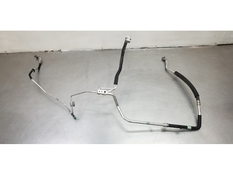 Recambio de tubos aire acondicionado para ssangyong rodius xdi referencia OEM IAM 6863021152  
