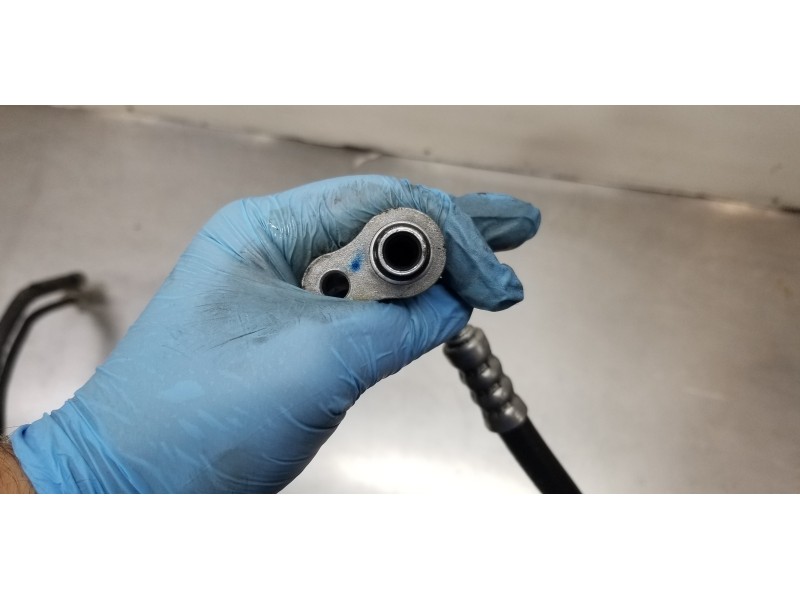 Recambio de tubos aire acondicionado para ssangyong rodius xdi referencia OEM IAM 6863021152  