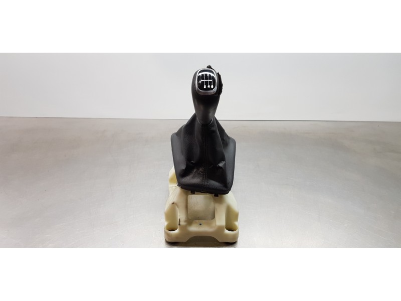 Recambio de palanca cambio para kia ceed sportswagon tech referencia OEM IAM 43700J7115WK  