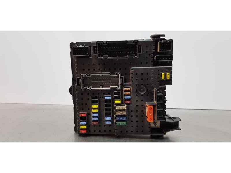 Recambio de caja reles / fusibles para volvo v70 familiar ocean race referencia OEM IAM 8676391   Recambio de caja reles / fusibles para volvo v70 familiar ocean race referencia OEM IAM 8676391