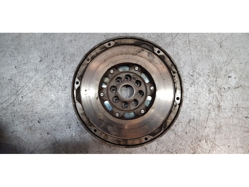 Recambio de volante motor para citroen c5 berlina 2.0 hdi fap referencia OEM IAM 9677060580  