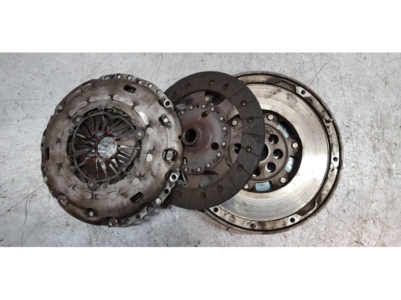 Recambio de volante motor para citroen c5 berlina 2.0 hdi fap referencia OEM IAM 9677060580  