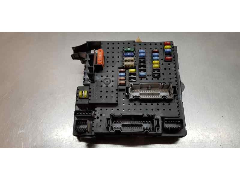 Recambio de caja reles / fusibles para volvo v70 familiar ocean race referencia OEM IAM 8676391   Recambio de caja reles / fusibles para volvo v70 familiar ocean race referencia OEM IAM 8676391