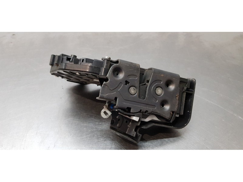 Recambio de cerradura puerta delantera derecha para volvo c30 1.6 d kinetic referencia OEM IAM 30753664  