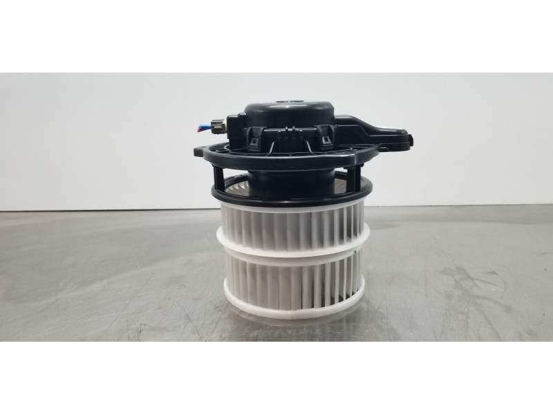 Recambio de motor calefaccion para hyundai tucson tecno sky referencia OEM IAM 97113R2000  