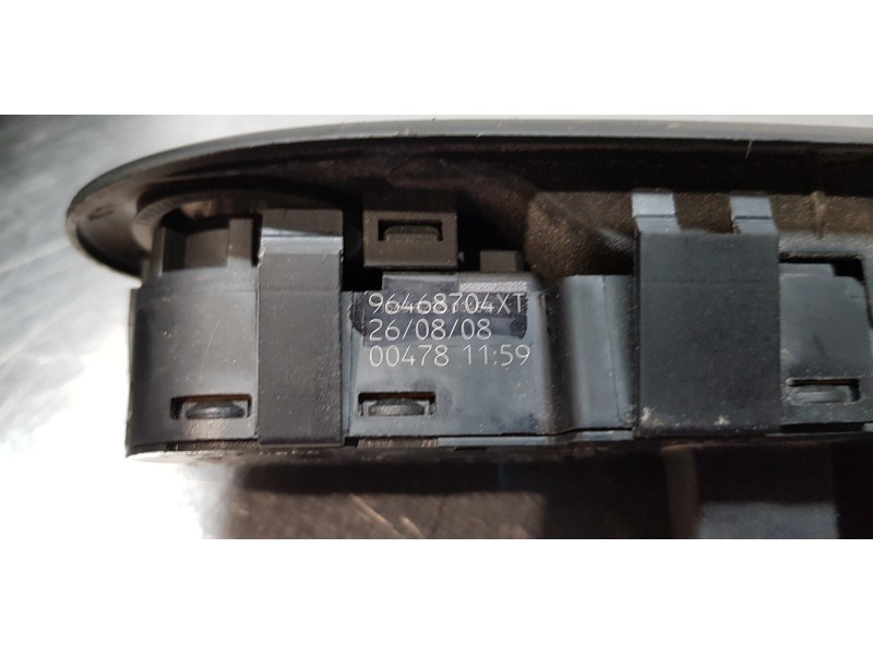 Recambio de mando elevalunas delantero izquierdo para peugeot 407 premium referencia OEM IAM 96468704XT  