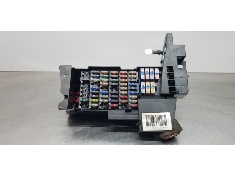 Recambio de caja reles / fusibles para mercedes clase b (w245) 180 cdi (245.207) referencia OEM IAM 1695451740  