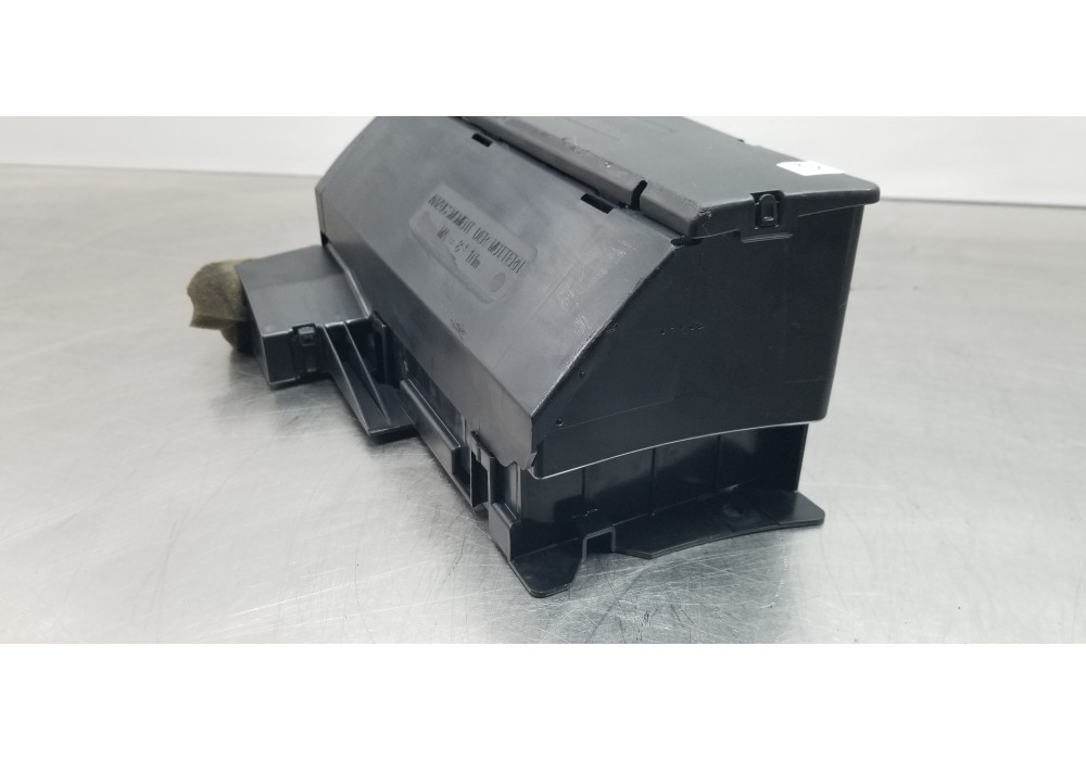 Recambio de caja reles / fusibles para mercedes clase b (w245) 180 cdi (245.207) referencia OEM IAM 1695451740  