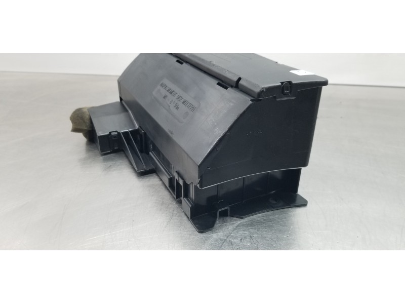 Recambio de caja reles / fusibles para mercedes clase b (w245) 180 cdi (245.207) referencia OEM IAM 1695451740  