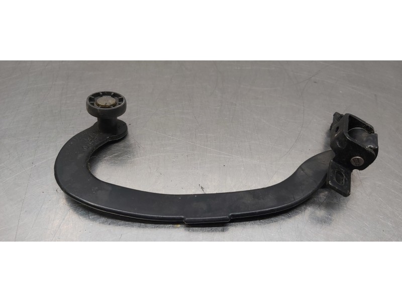 Recambio de soporte / guia puerta corredera para peugeot 1007 sport referencia OEM IAM 9033Q1  