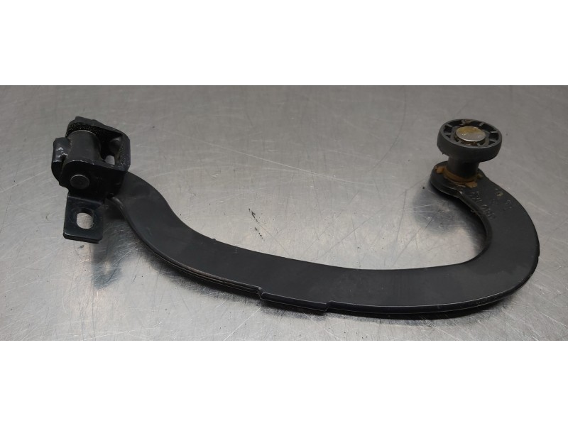 Recambio de soporte / guia puerta corredera para peugeot 1007 sport referencia OEM IAM 9033Q0  