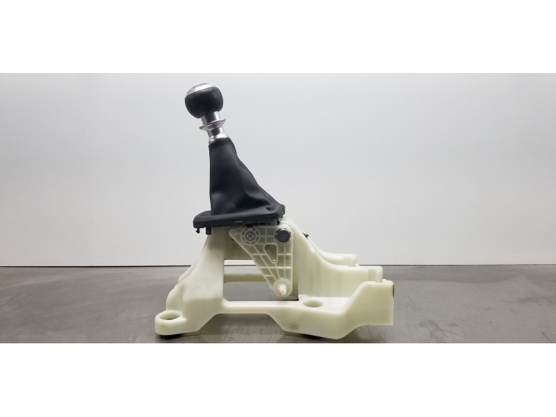 Recambio de palanca cambio para hyundai tucson tecno sky referencia OEM IAM 43700N7120NNB  