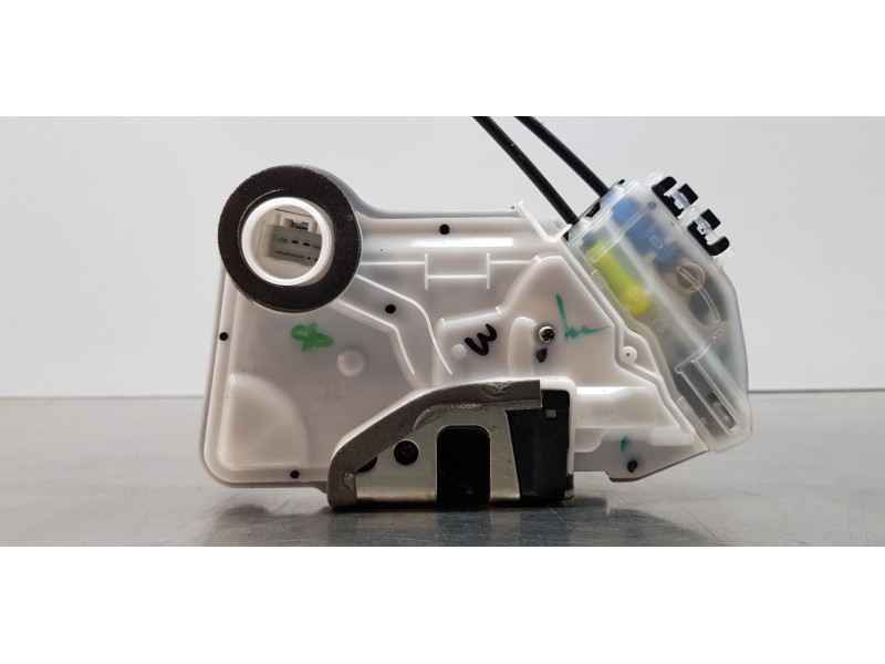 Recambio de cerradura puerta delantera izquierda para toyota corolla (e21) hybrid active referencia OEM IAM 6904002491  