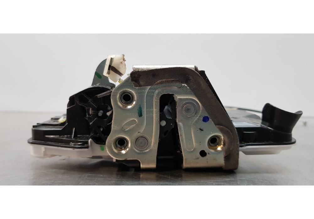 Recambio de cerradura puerta delantera izquierda para toyota corolla (e21) hybrid active referencia OEM IAM 6904002491  