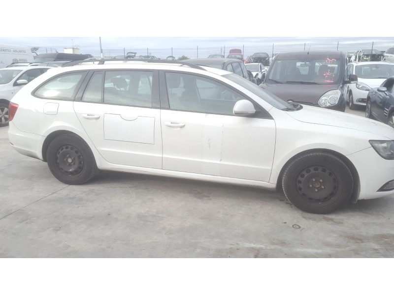 skoda superb combi (3t5) del año 2015