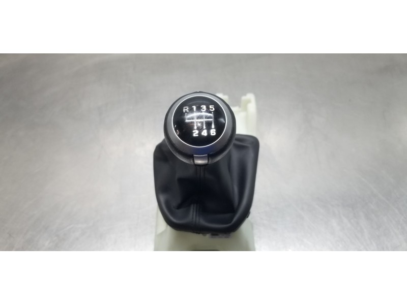 Recambio de palanca cambio para hyundai tucson tecno sky referencia OEM IAM 43700N7120NNB  