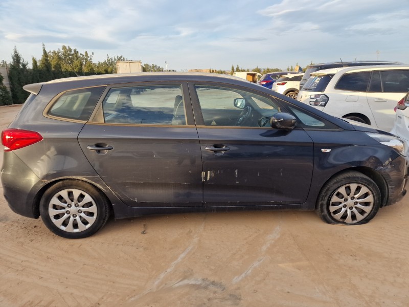 kia carens ( ) del año 2014