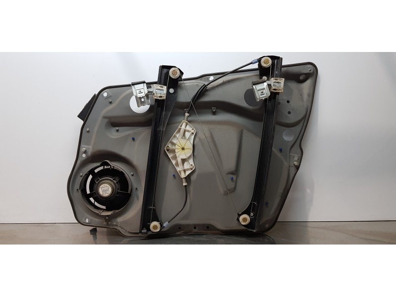 Recambio de elevalunas delantero izquierdo para mercedes clase a (w169) a 170 (169.032) referencia OEM IAM A1697201379  