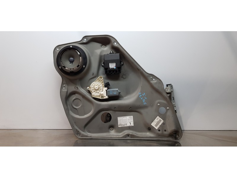 Recambio de elevalunas trasero izquierdo para mercedes clase a (w169) a 170 (169.032) referencia OEM IAM A1697301379  